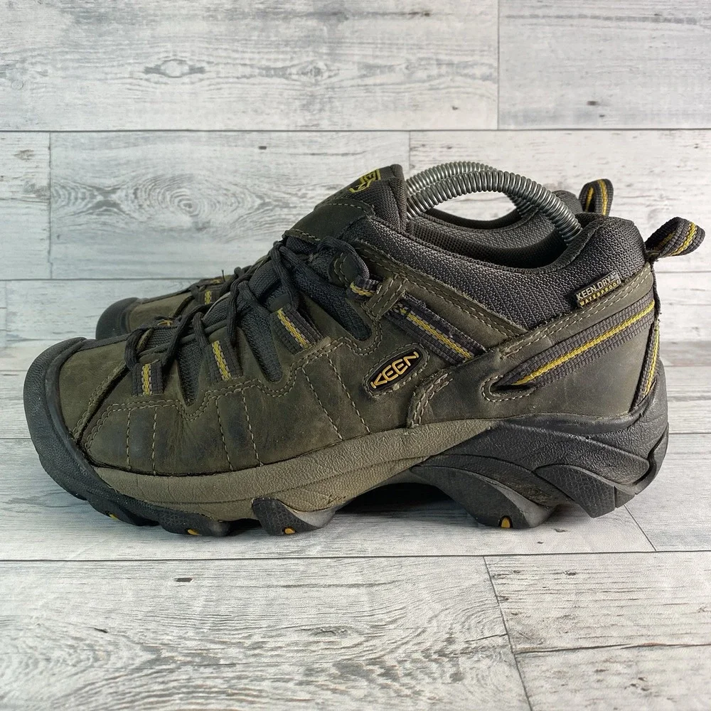 KEEN Boots Targhee 2 Mens 8.5 Cascade Brown Mid Waterproof Trail Hiking Mountain